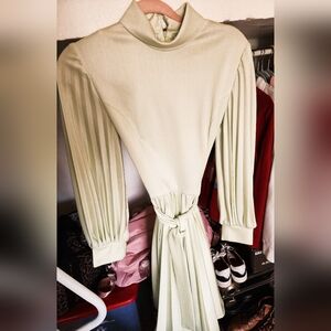 WOMEN'S 50'S/60'S PLEATED MIDI DRESS - PASTEL LIME